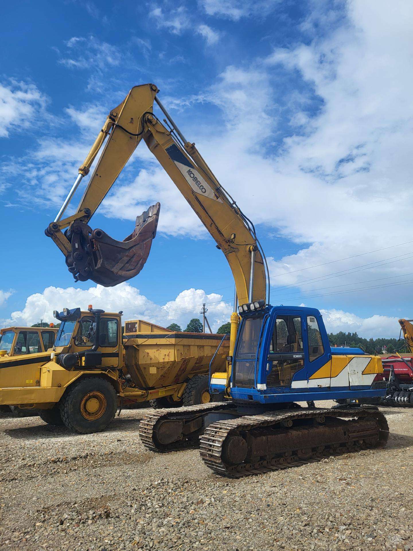 Kobelco SK200