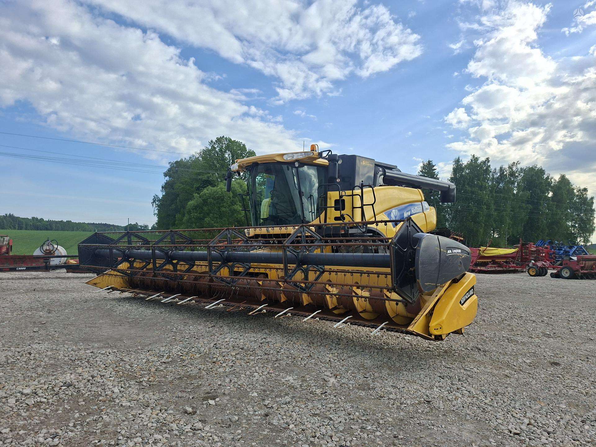 New Holland CR980