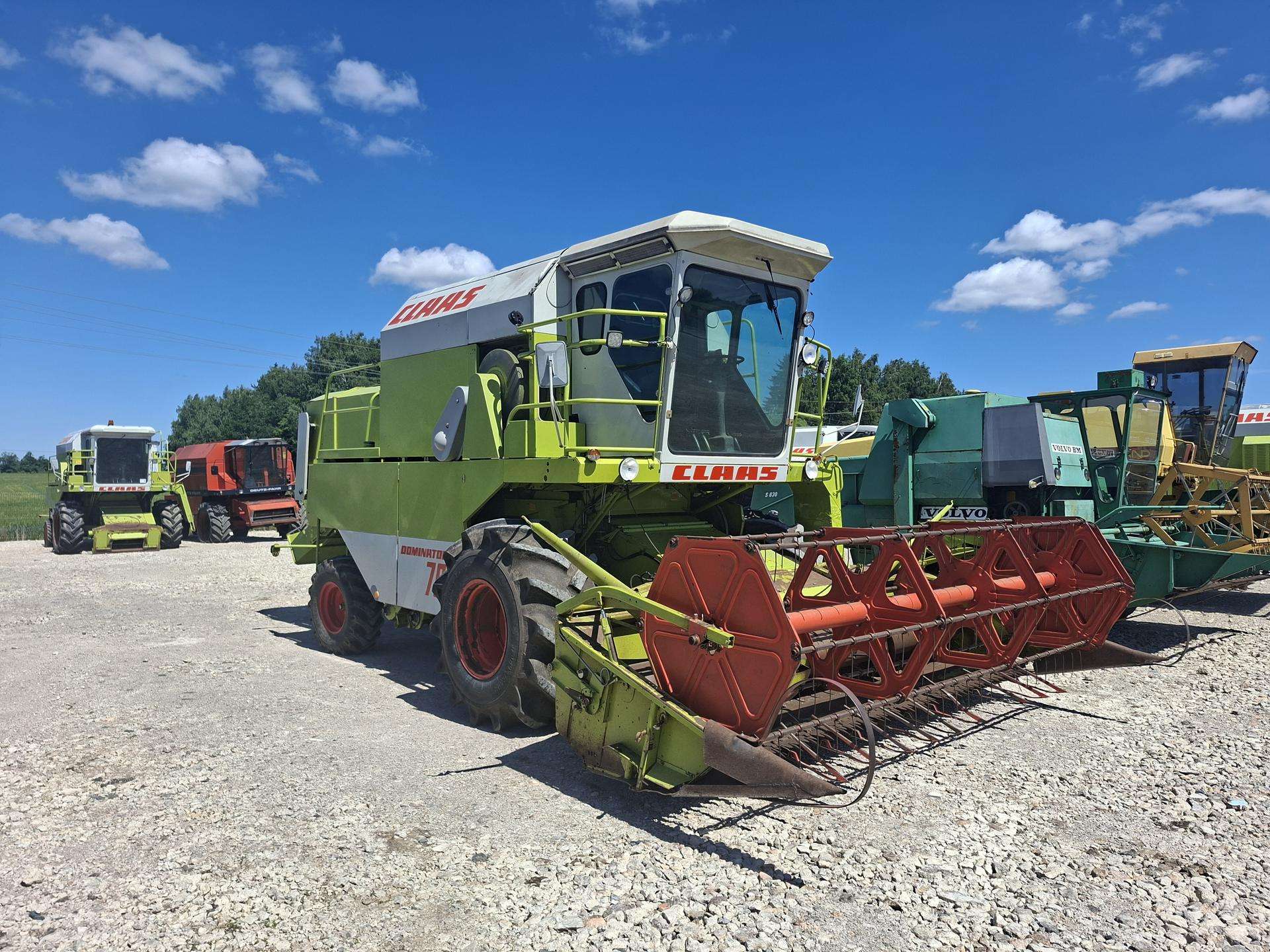 Claas Dominator 76