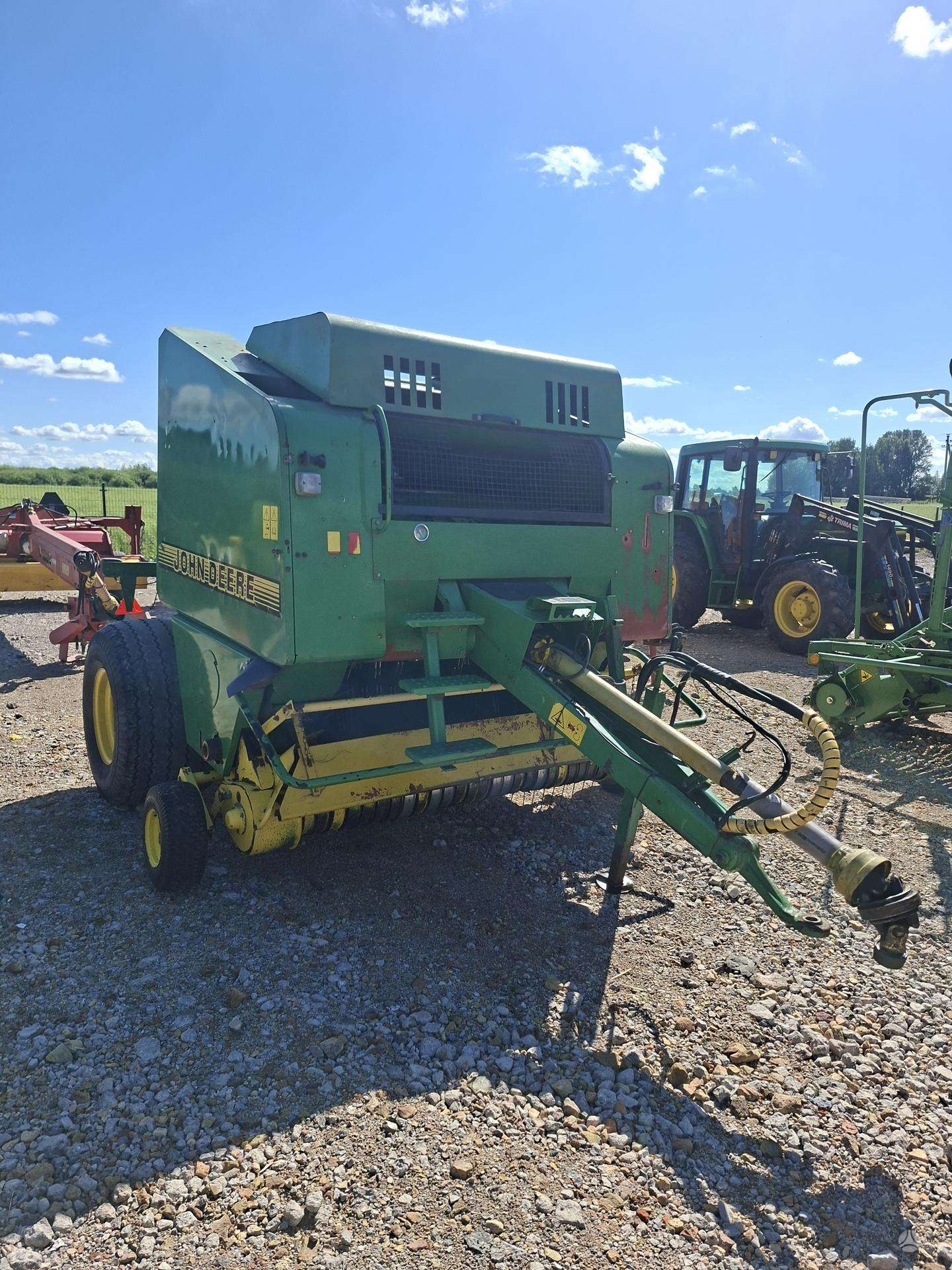 john-deere-575-presai John Deere 575