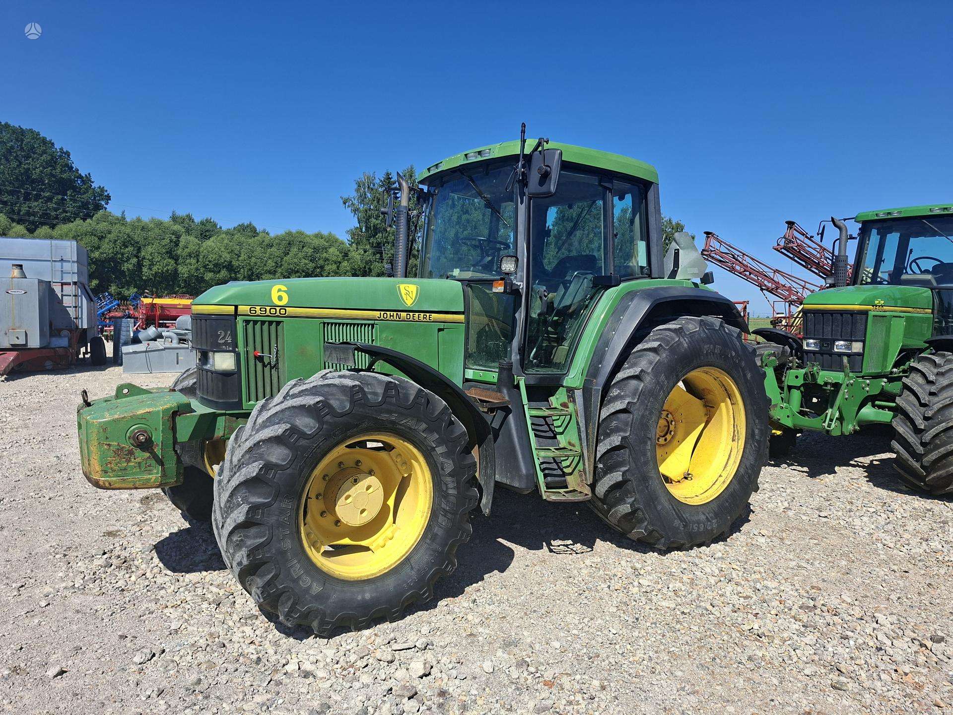 john-deere-6900-traktoriai John Deere 6900