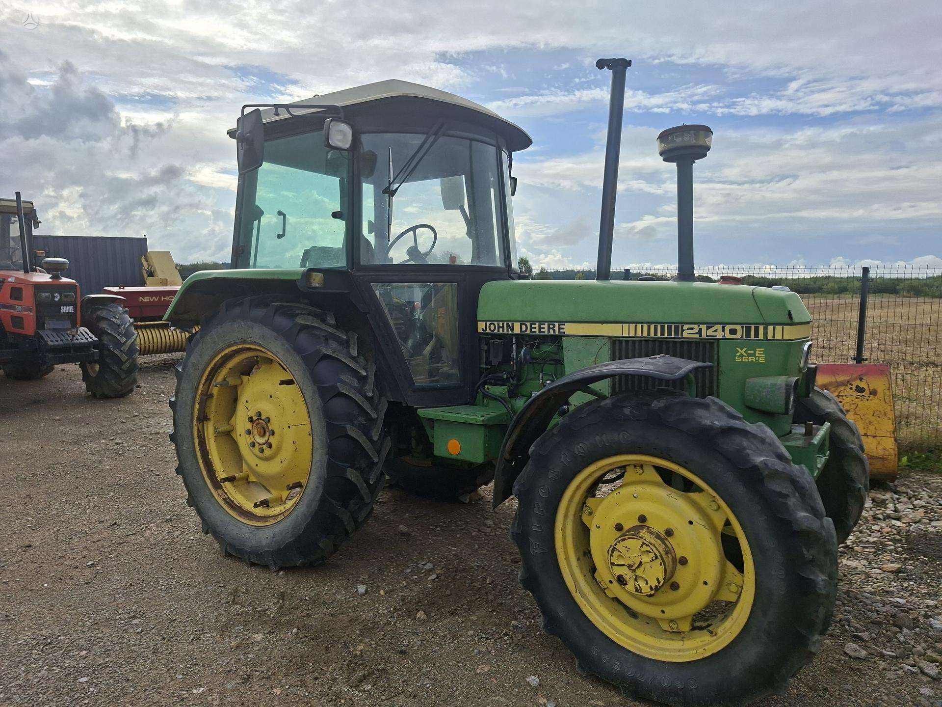 john-deere-2140-traktoriai John Deere 2140