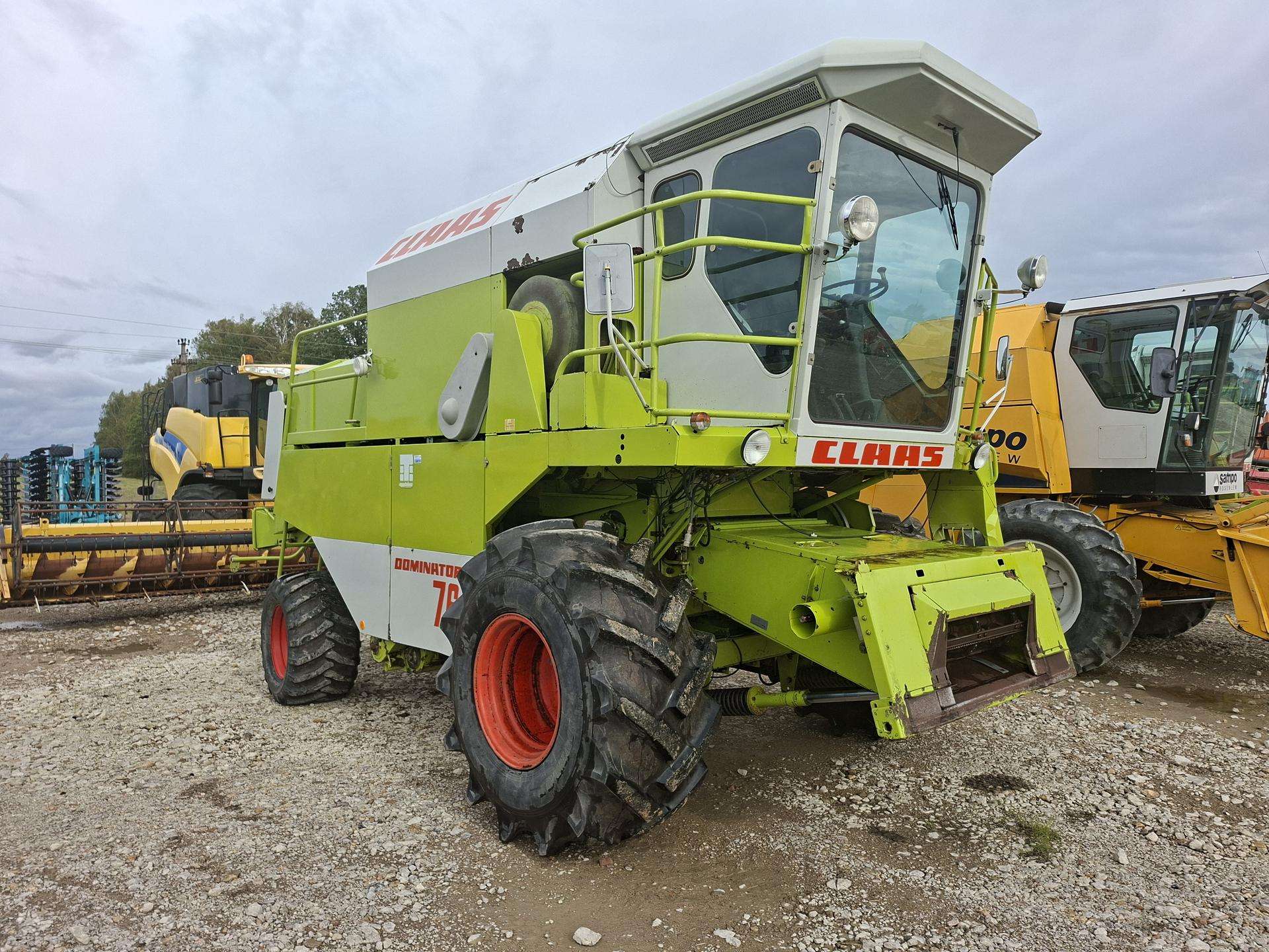 Claas Dominator 76