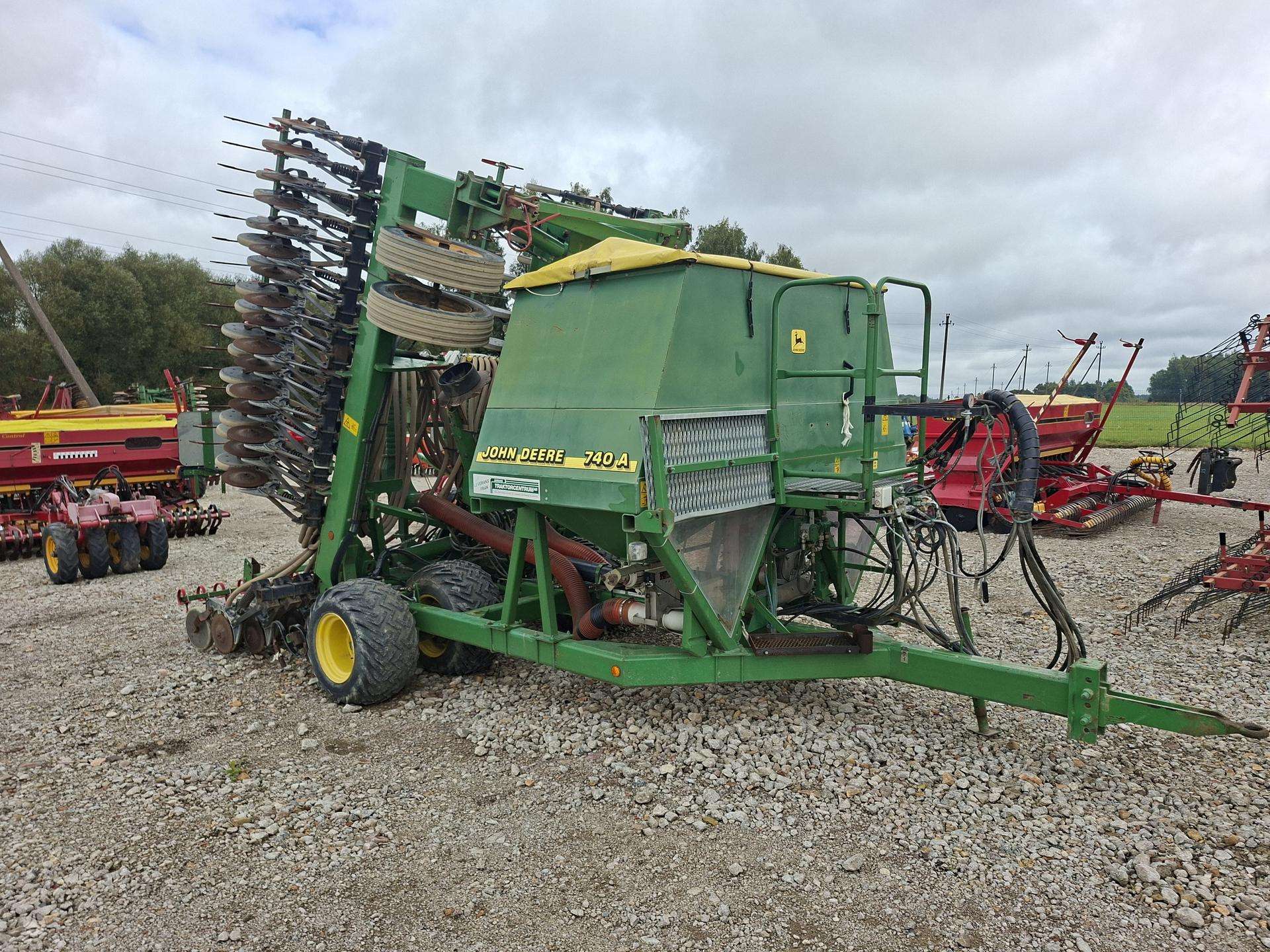 John Deere 740A