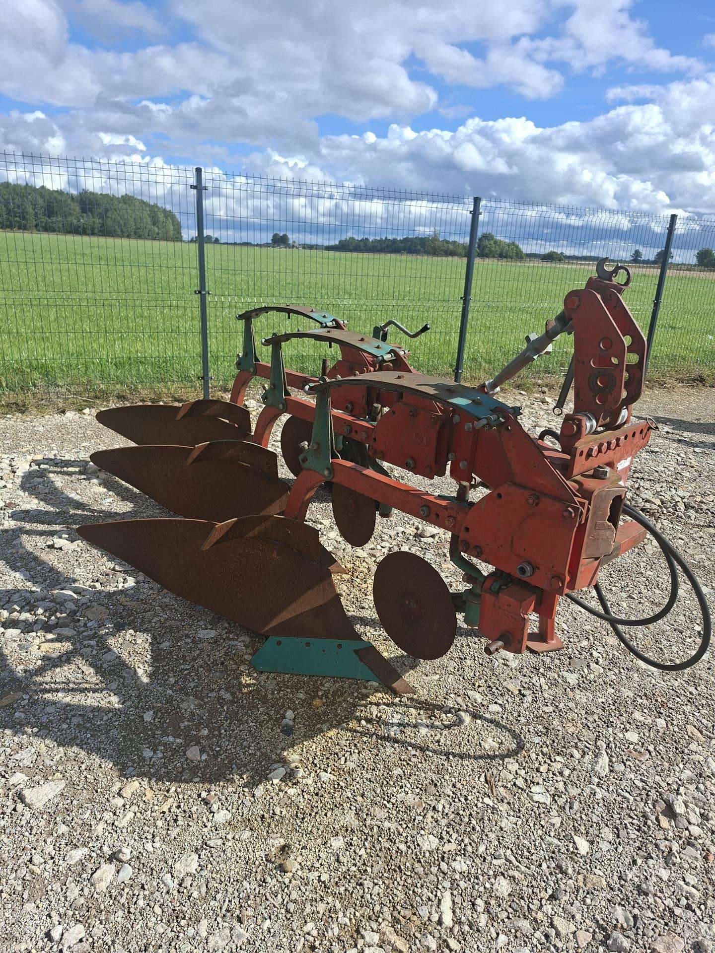 kverneland-ab-85-plugai Kverneland AB-85