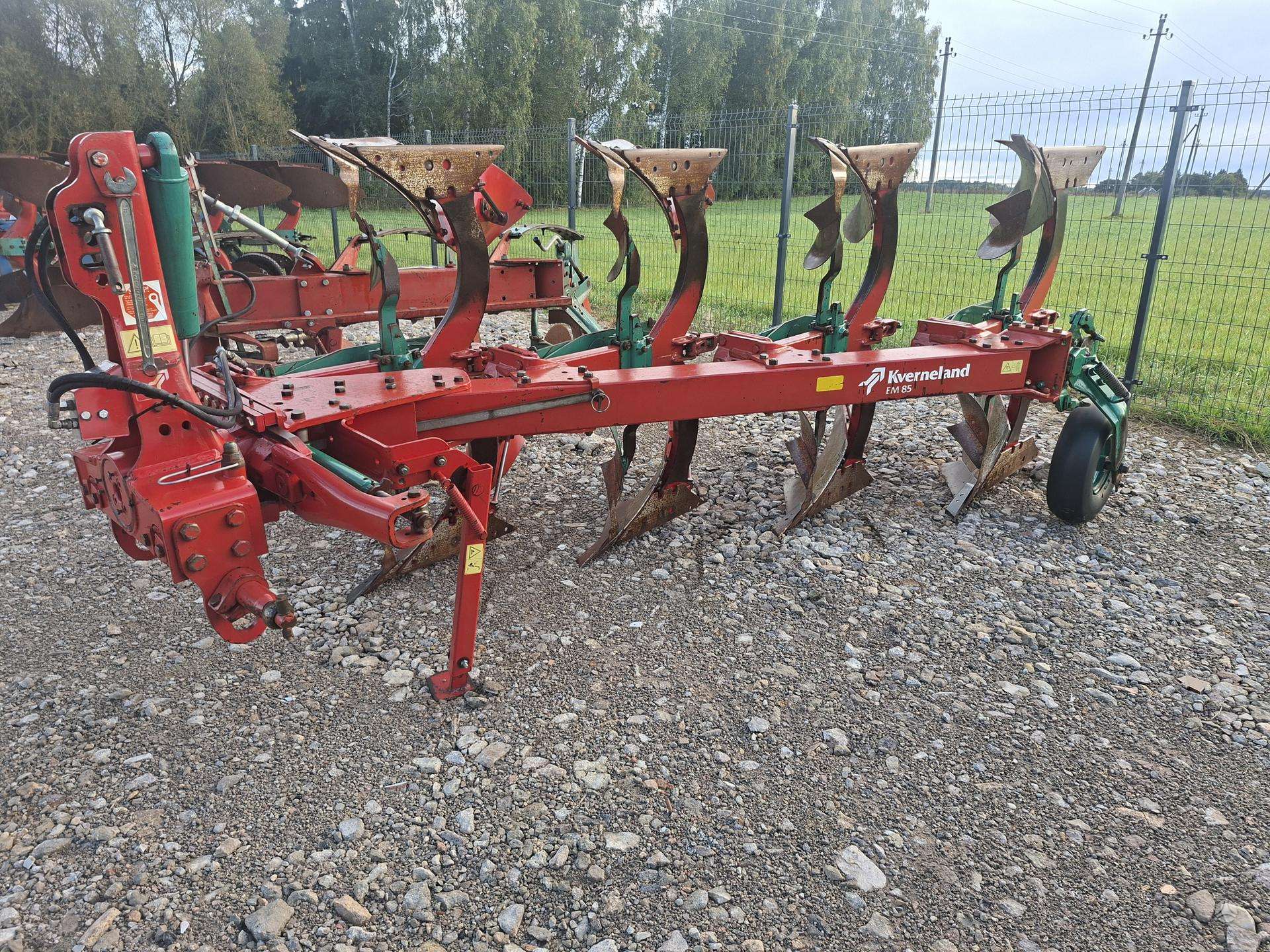 kverneland-em-85-200-8-plugai-3 Kverneland EM 85-200-8